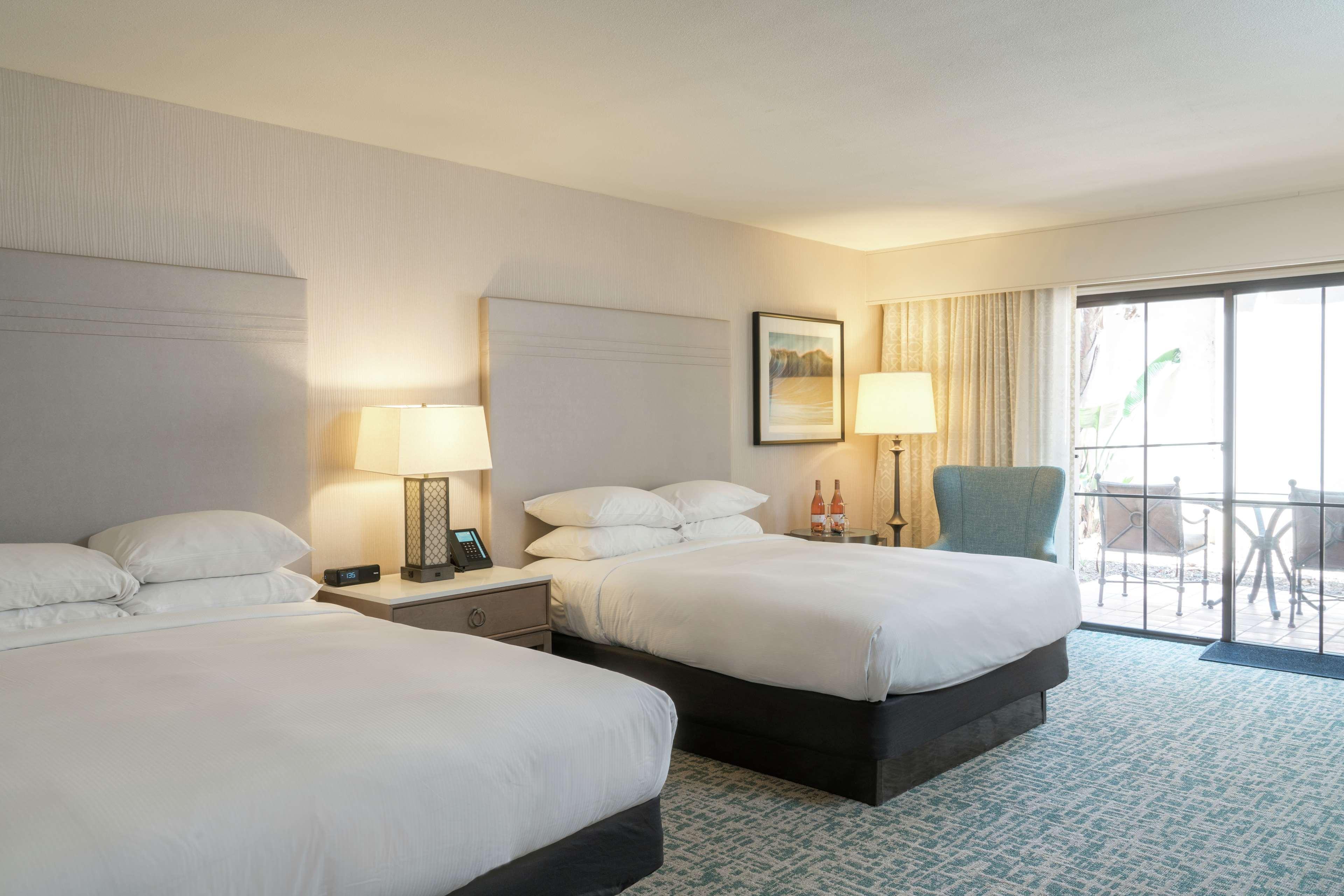 Hilton Santa Barbara Beachfront Resort Екстер'єр фото