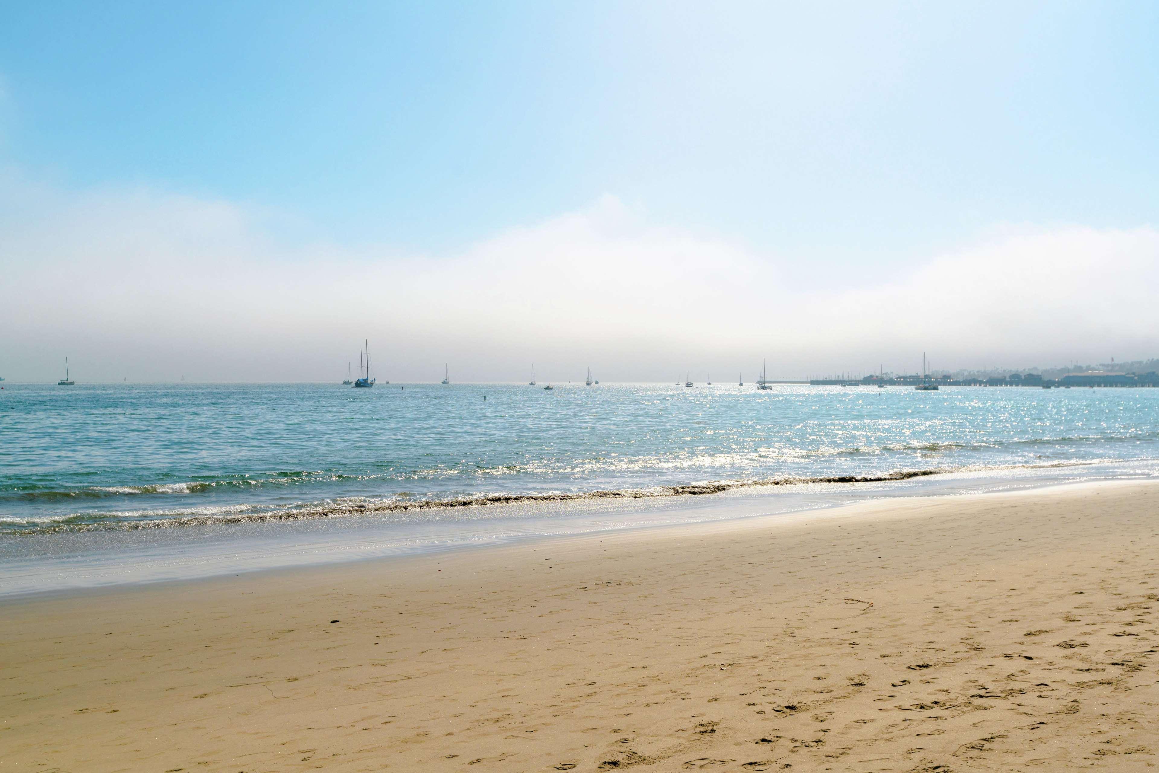 Hilton Santa Barbara Beachfront Resort Екстер'єр фото
