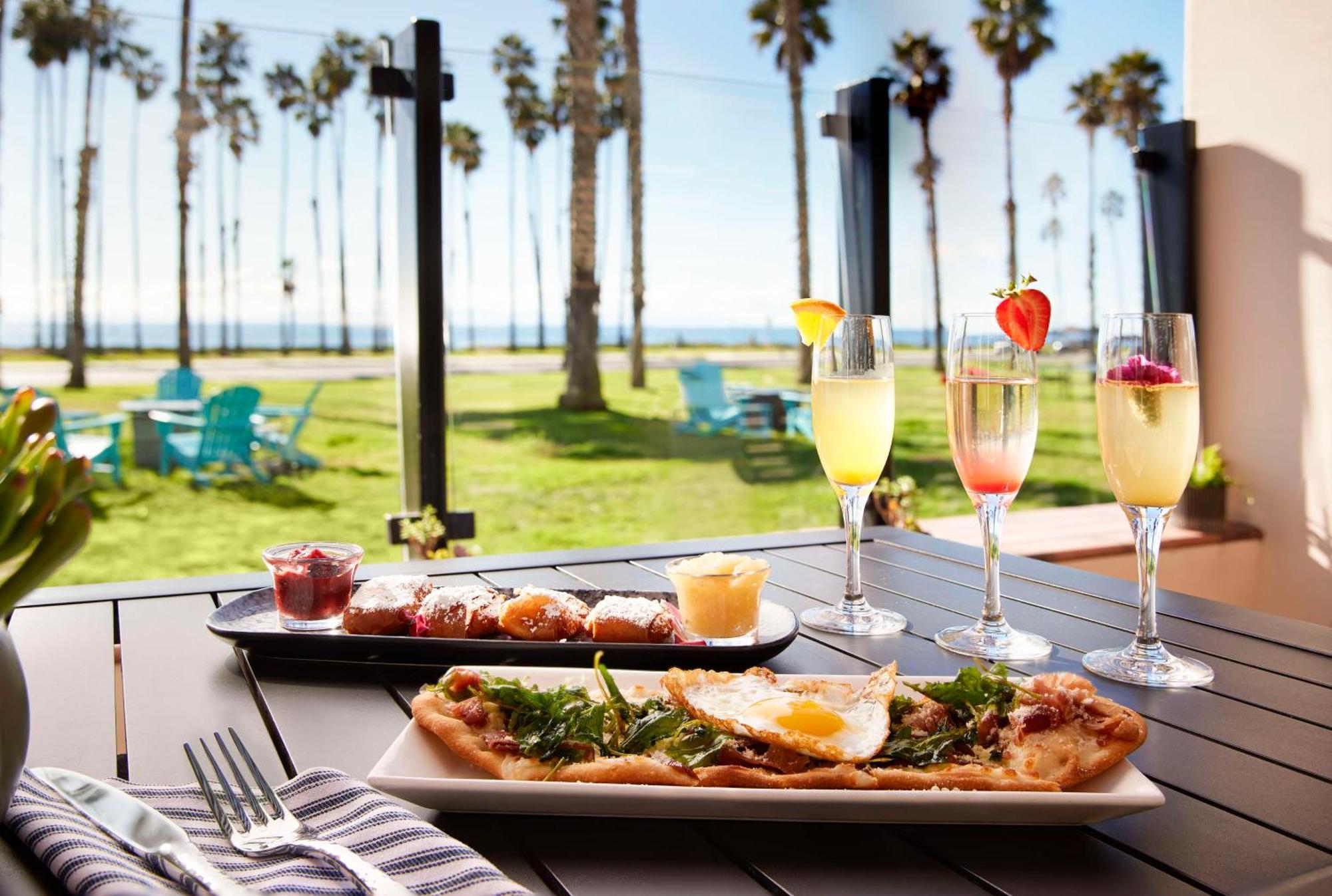Hilton Santa Barbara Beachfront Resort Екстер'єр фото