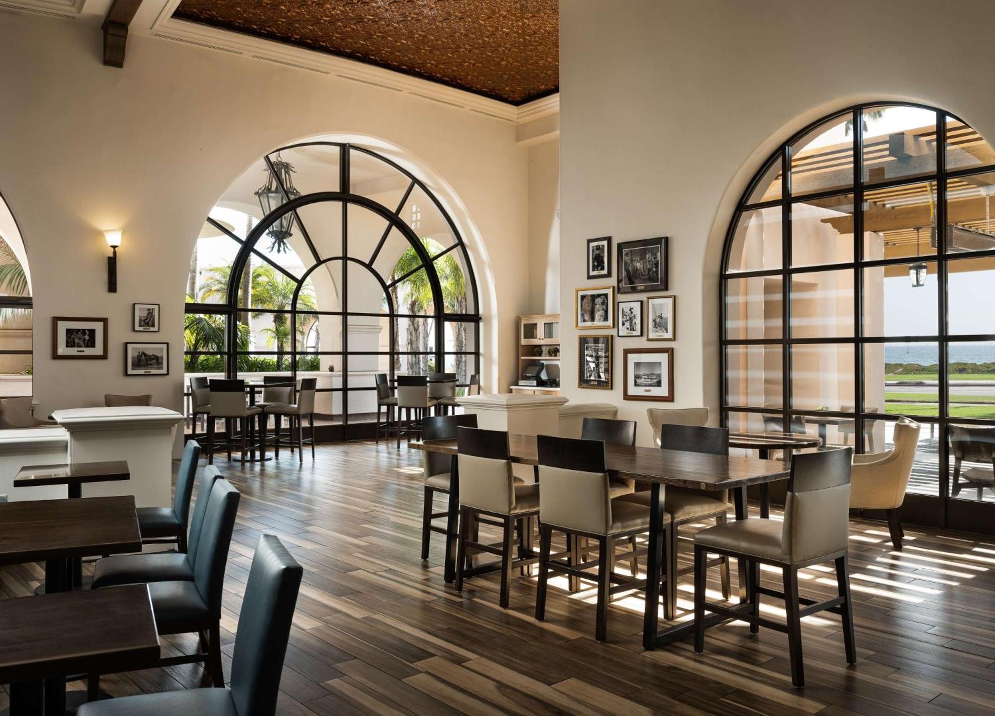 Hilton Santa Barbara Beachfront Resort Екстер'єр фото