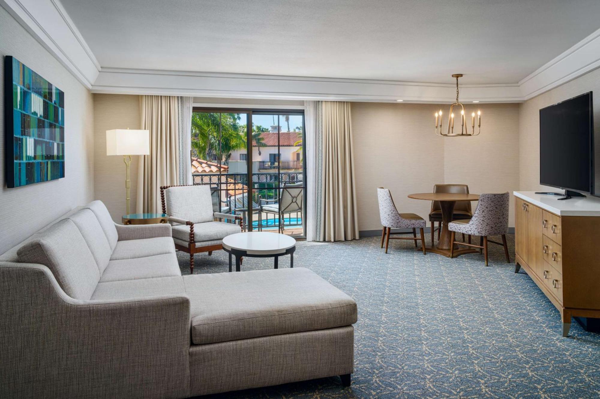 Hilton Santa Barbara Beachfront Resort Екстер'єр фото