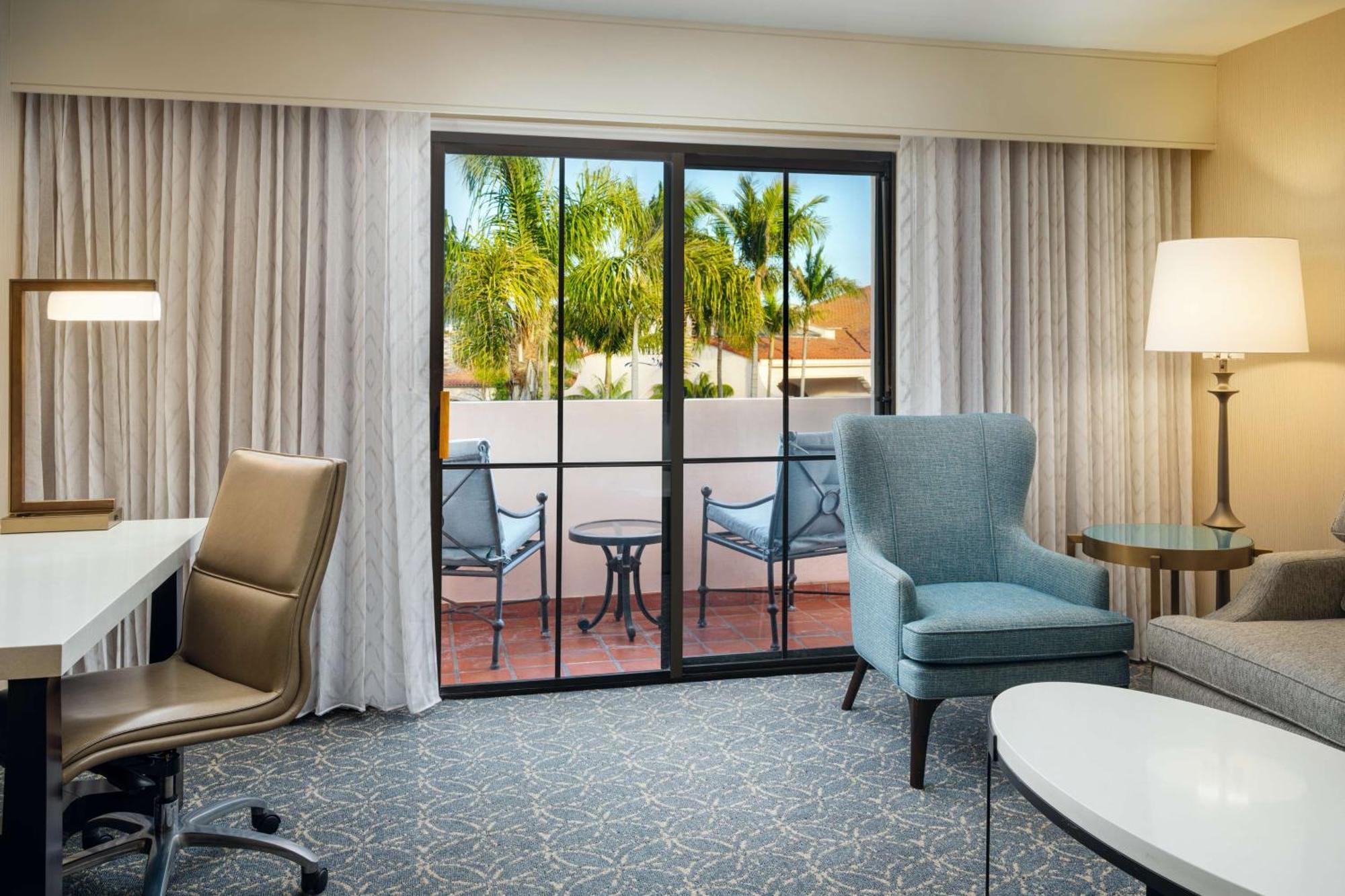 Hilton Santa Barbara Beachfront Resort Екстер'єр фото
