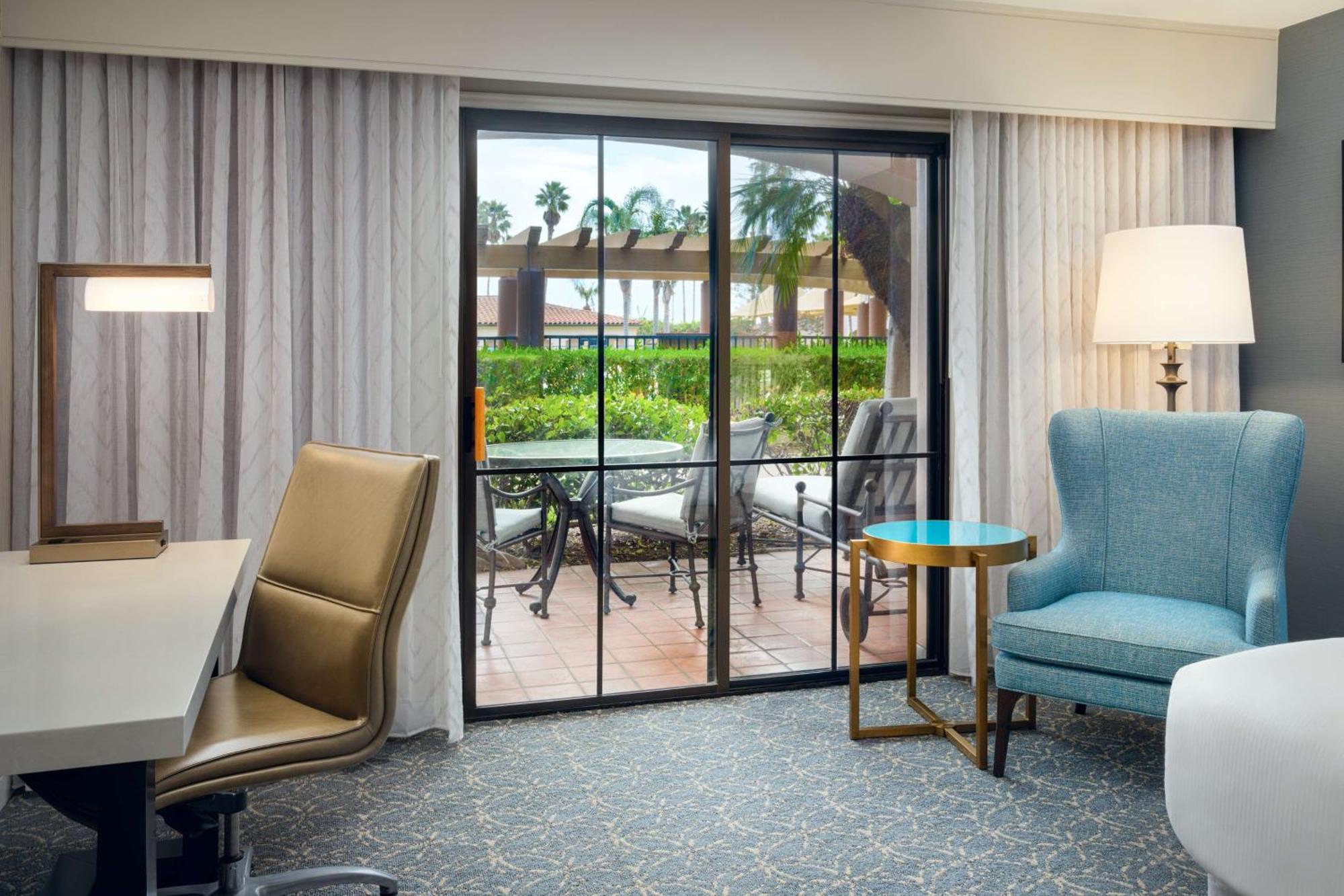 Hilton Santa Barbara Beachfront Resort Екстер'єр фото